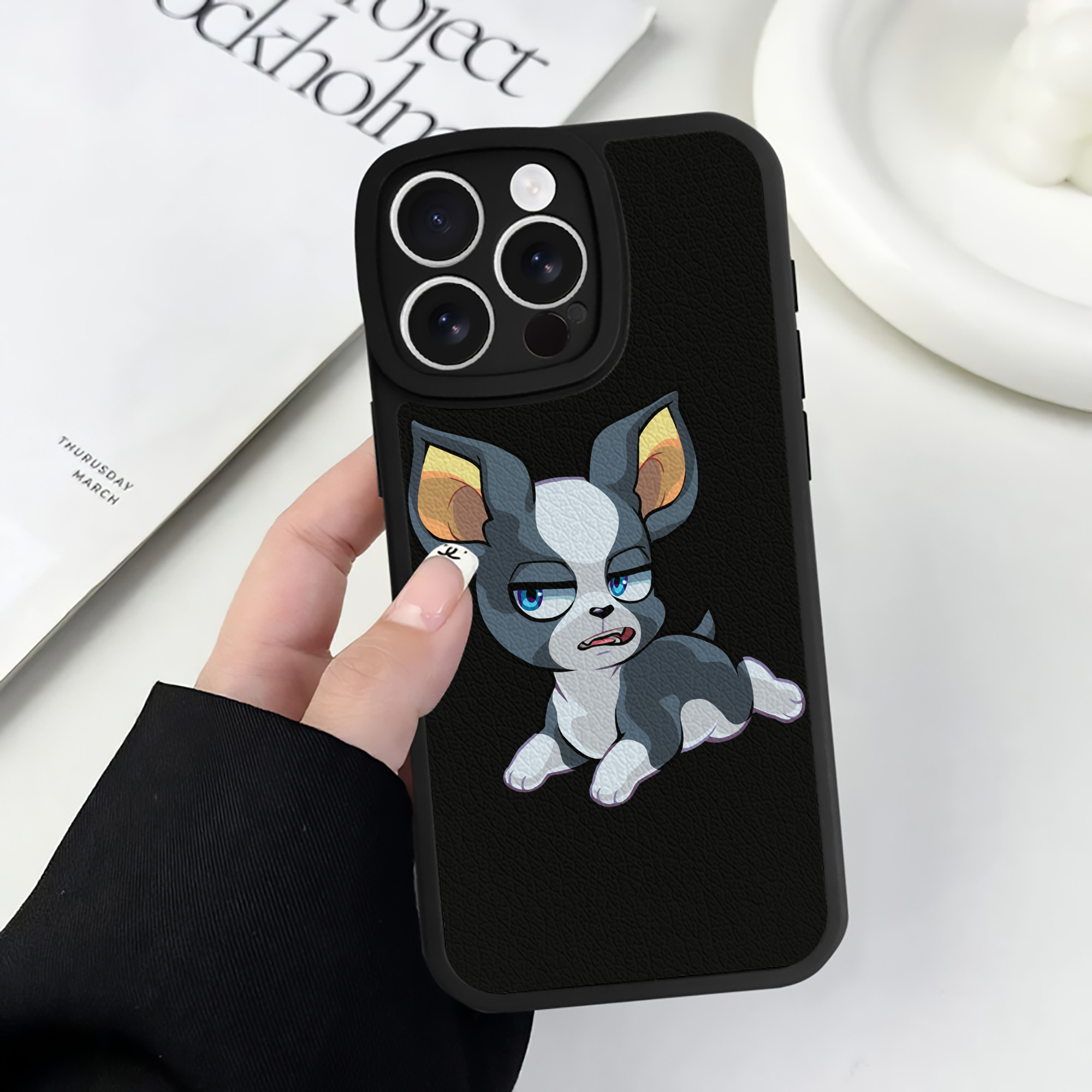（画像用） ジョジョの奇妙な冒険 イギー JoJo's Bizarre Adventure Iggy 【iPhone 16シリーズ対応】シリコンスマホケース（レザー調） 材質：シリコン